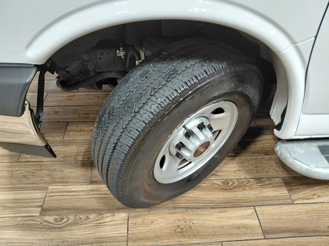 Used 2024 GMC Savana 2500 w/ Driver Convenience Package image 18