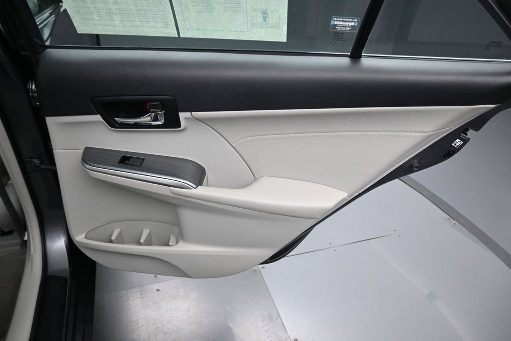Used 2014 Toyota Camry XLE w/ Leather Package FWD image 33