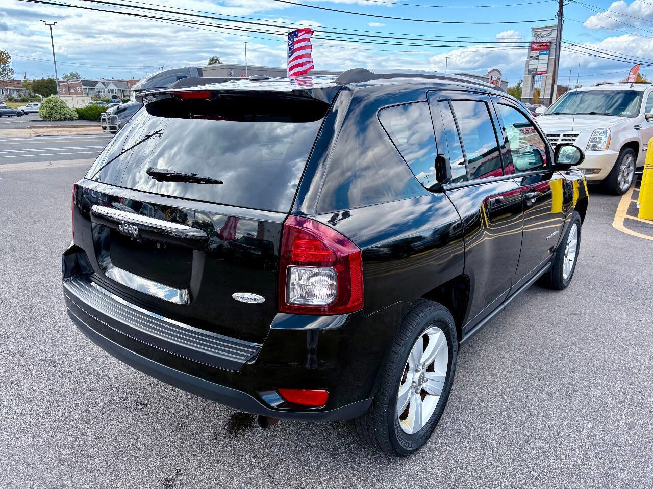 Used 2014 Jeep Compass Latitude FWD image 6