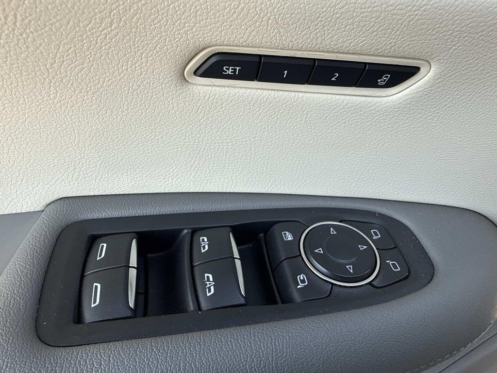 Certified 2021 Cadillac XT5 Premium Luxury image 19