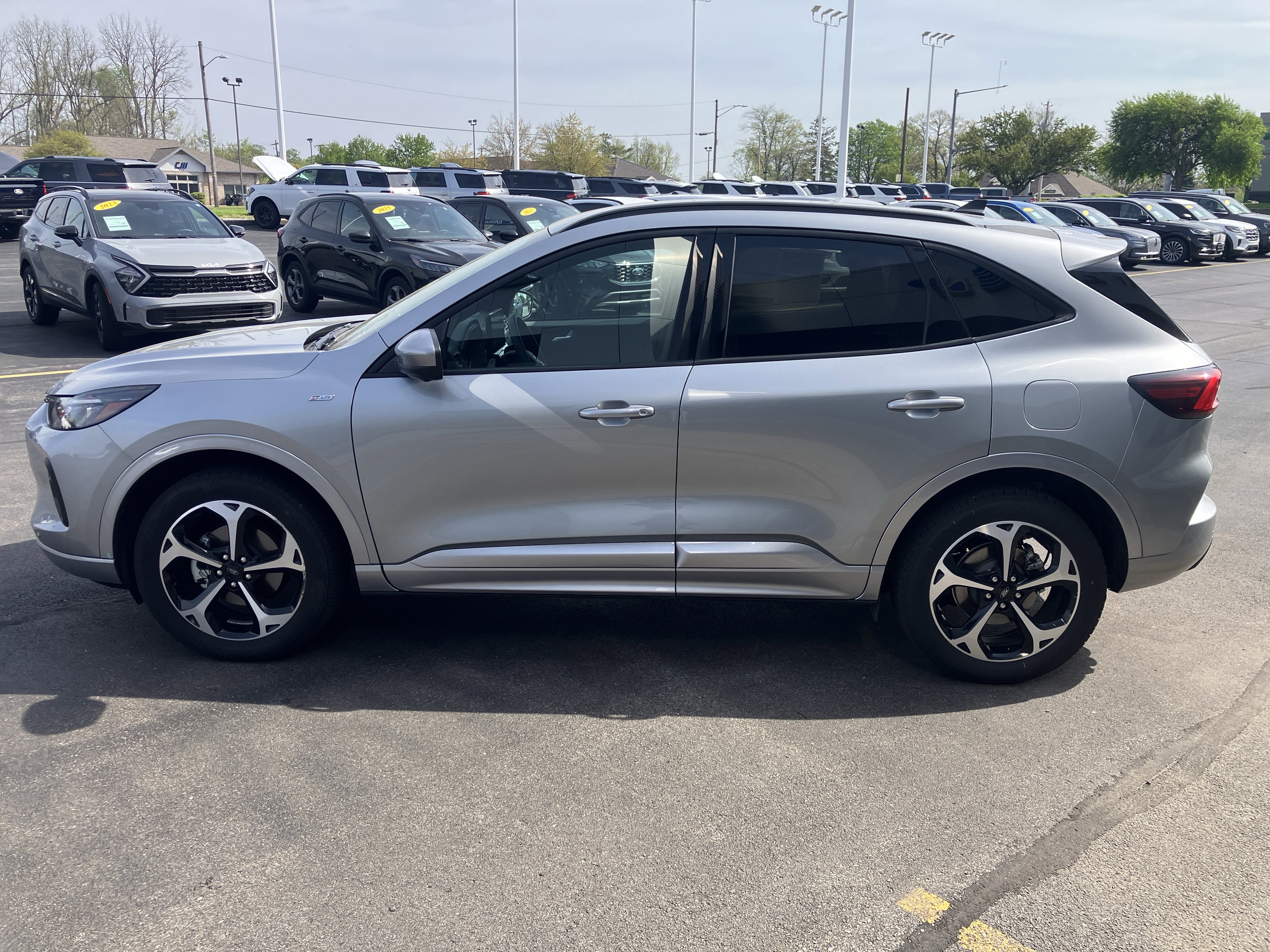 Certified 2024 Ford Escape ST-Line Elite AWD/4WD image 4