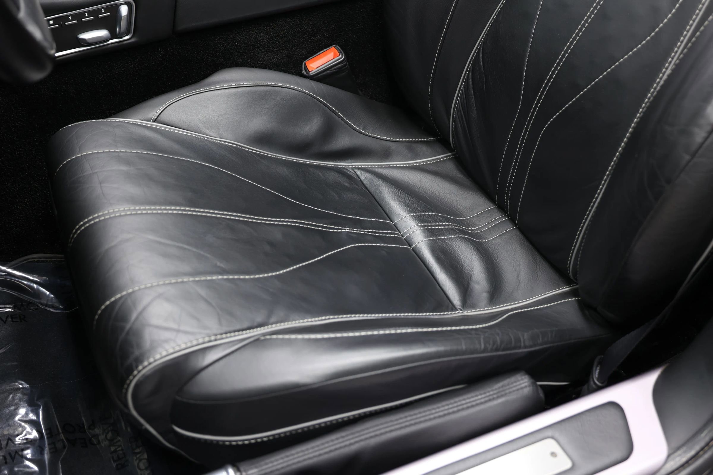 Used 2012 Aston Martin Virage Volante image 17