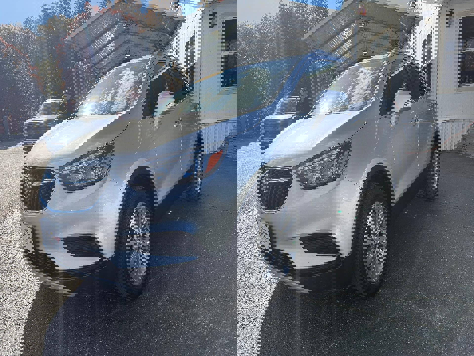 Used 2018 Buick Encore Preferred image 2