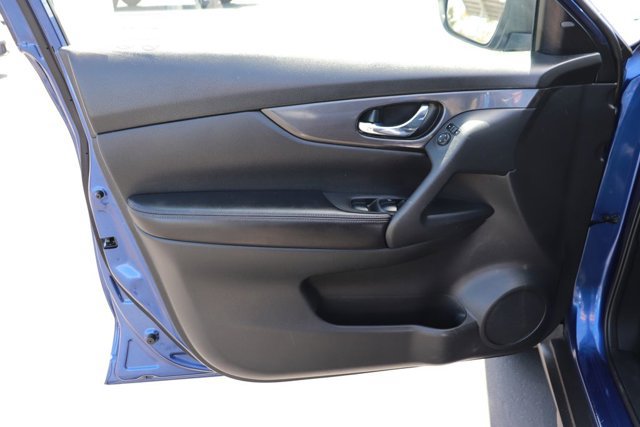 Used 2020 Nissan Rogue SV FWD image 10