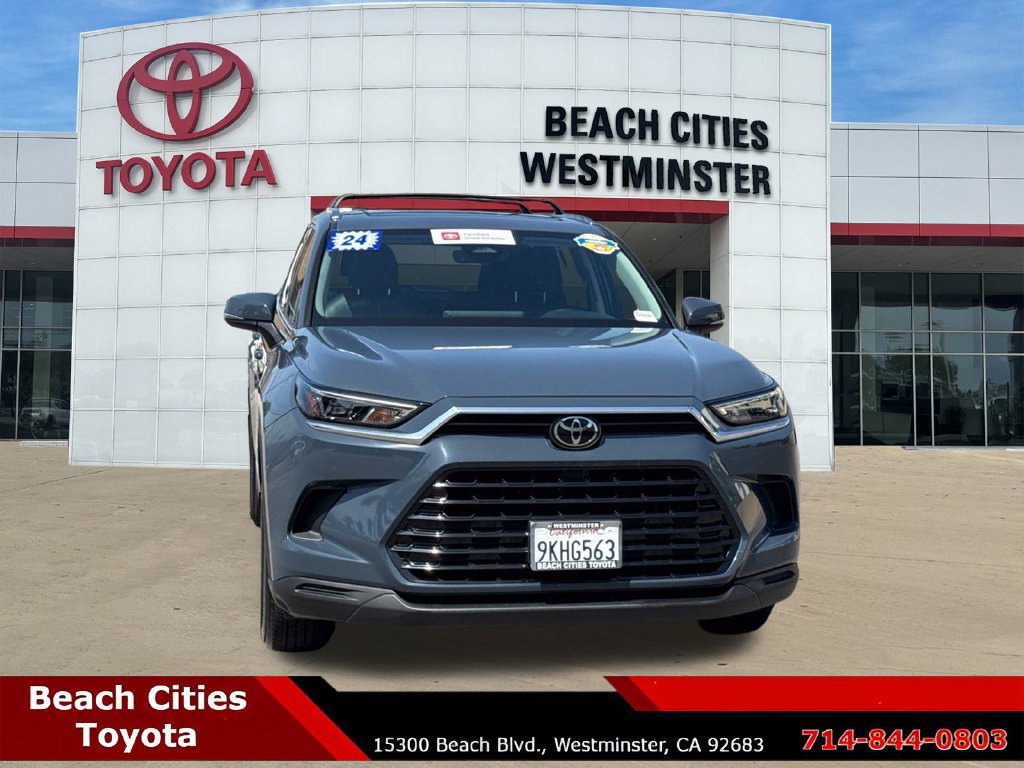 Certified 2024 Toyota Grand Highlander FWD image 3