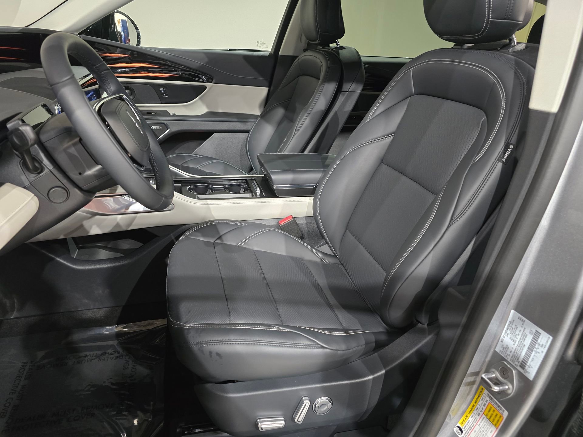 New 2025 Lincoln Nautilus Premier w/ Equipment Group 102A image 16