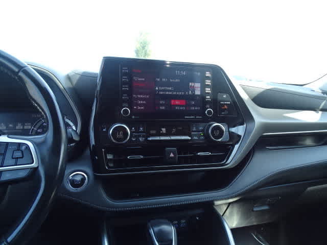 Used 2022 Toyota Highlander XLE FWD image 27