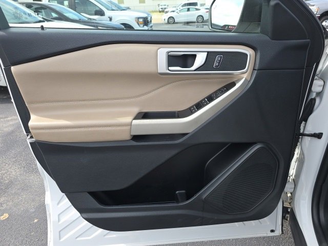 Used 2022 Ford Explorer XLT w/ Equipment Group 202A image 7