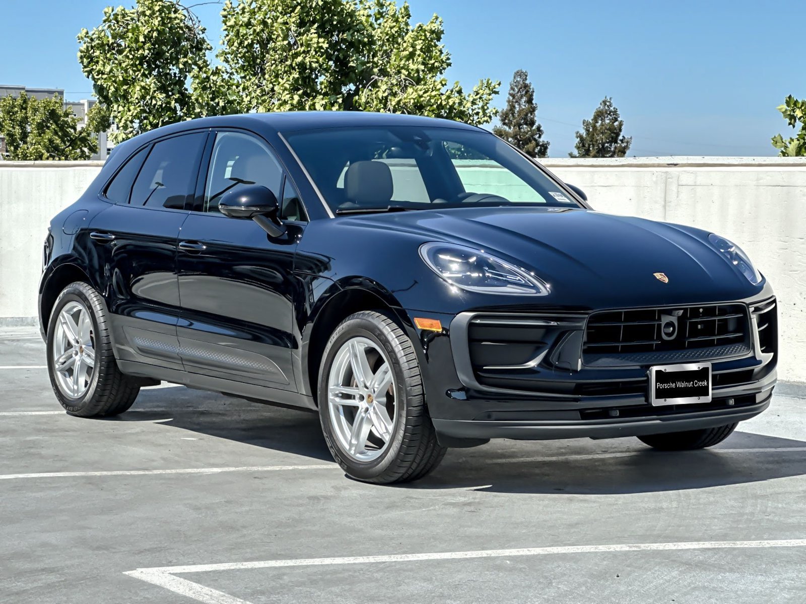 Used 2024 Porsche Macan AWD/4WD image 11