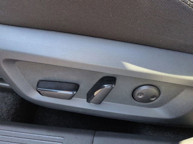 Used 2025 Nissan Rogue SV image 15