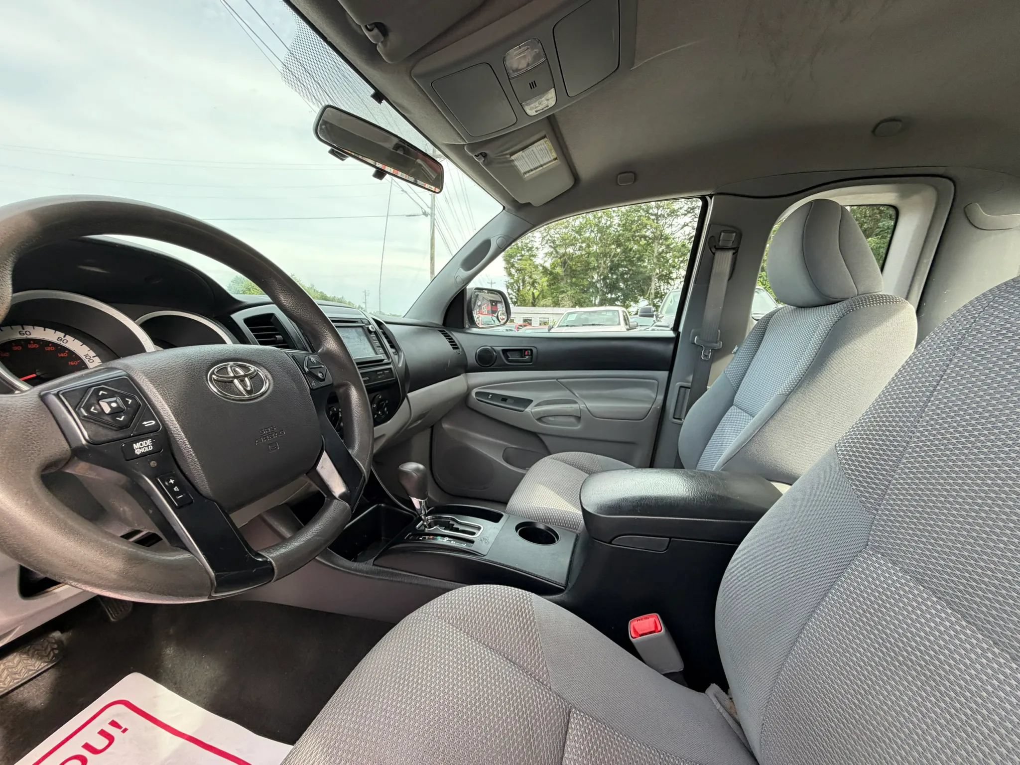 Used 2015 Toyota Tacoma 2WD Access Cab image 11
