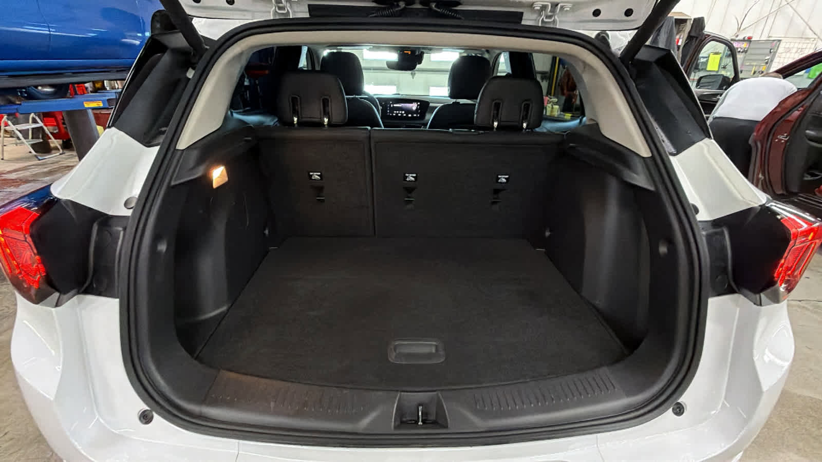 Certified 2024 Buick Encore GX Avenir w/ Avenir Technology Package image 28