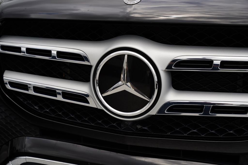 Used 2023 Mercedes-Benz GLS 450 4MATIC image 18