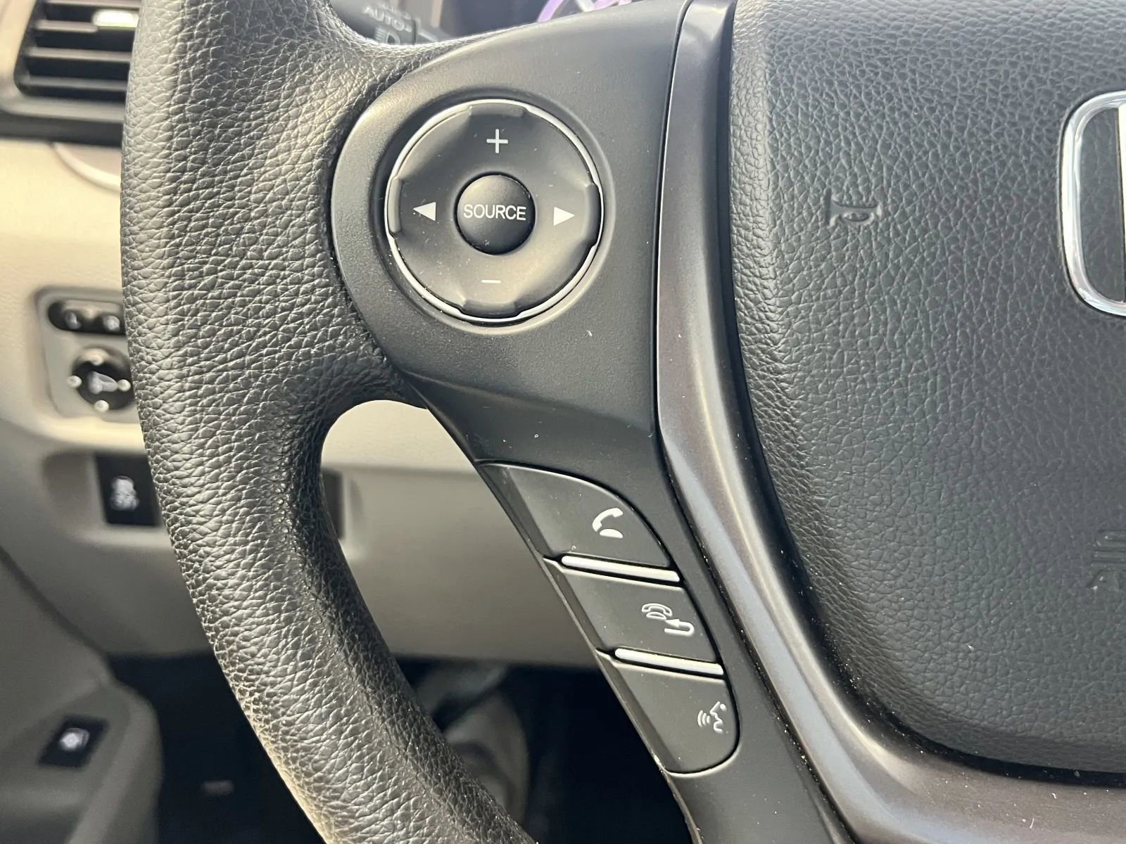 Used 2018 Honda Ridgeline RT image 32