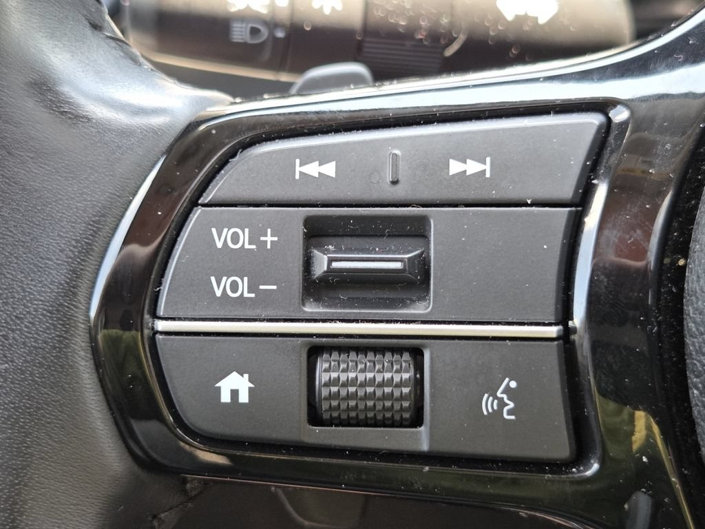 Certified 2023 Honda Pilot Touring image 11