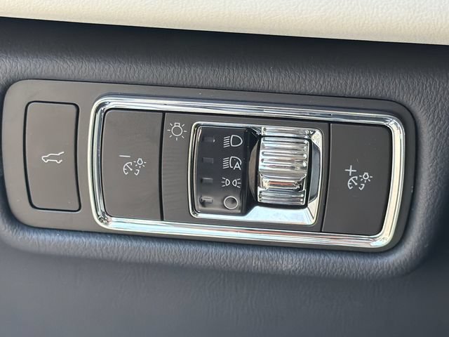 New 2026 Lincoln Aviator 2WD w/ Jet Appearance Package image 31