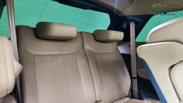 Used 2023 Land Rover Range Rover Long Wheelbase SE image 27