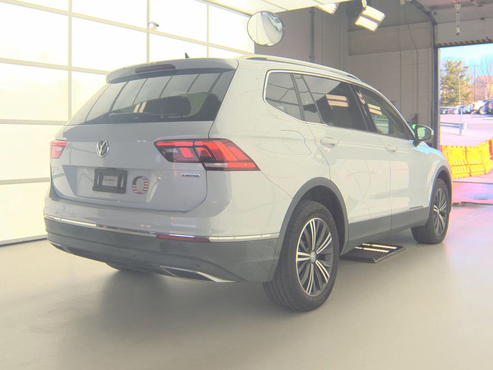 Used 2019 Volkswagen Tiguan SEL AWD/4WD image 7