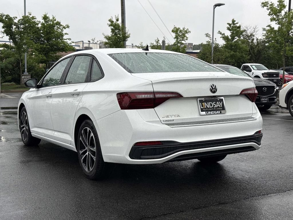 Certified 2024 Volkswagen Jetta Sport FWD image 3