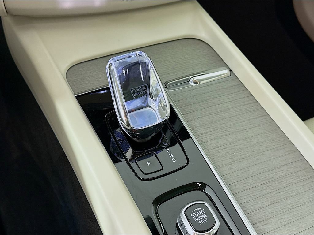 Used 2025 Volvo XC60 T8 Ultra w/ Protection Package Premier image 18