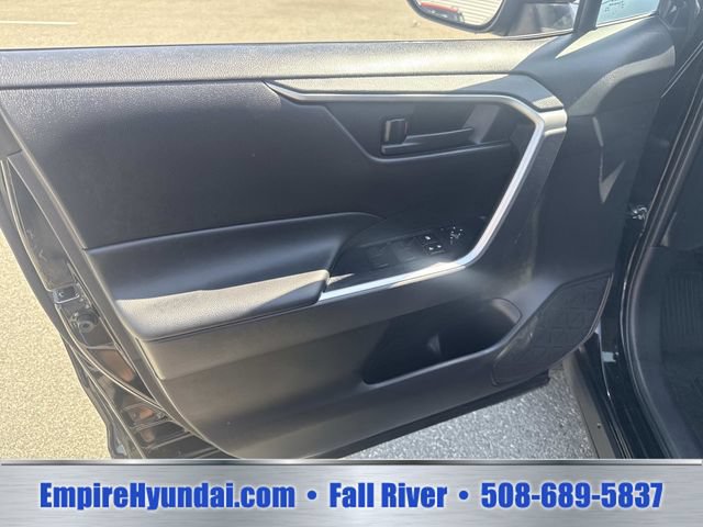 Used 2024 Toyota RAV4 LE AWD/4WD image 17