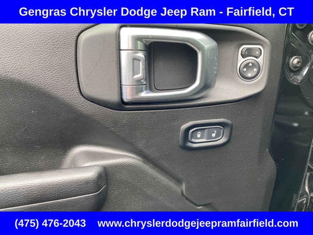 Used 2024 Jeep Wrangler Unlimited AWD/4WD image 12