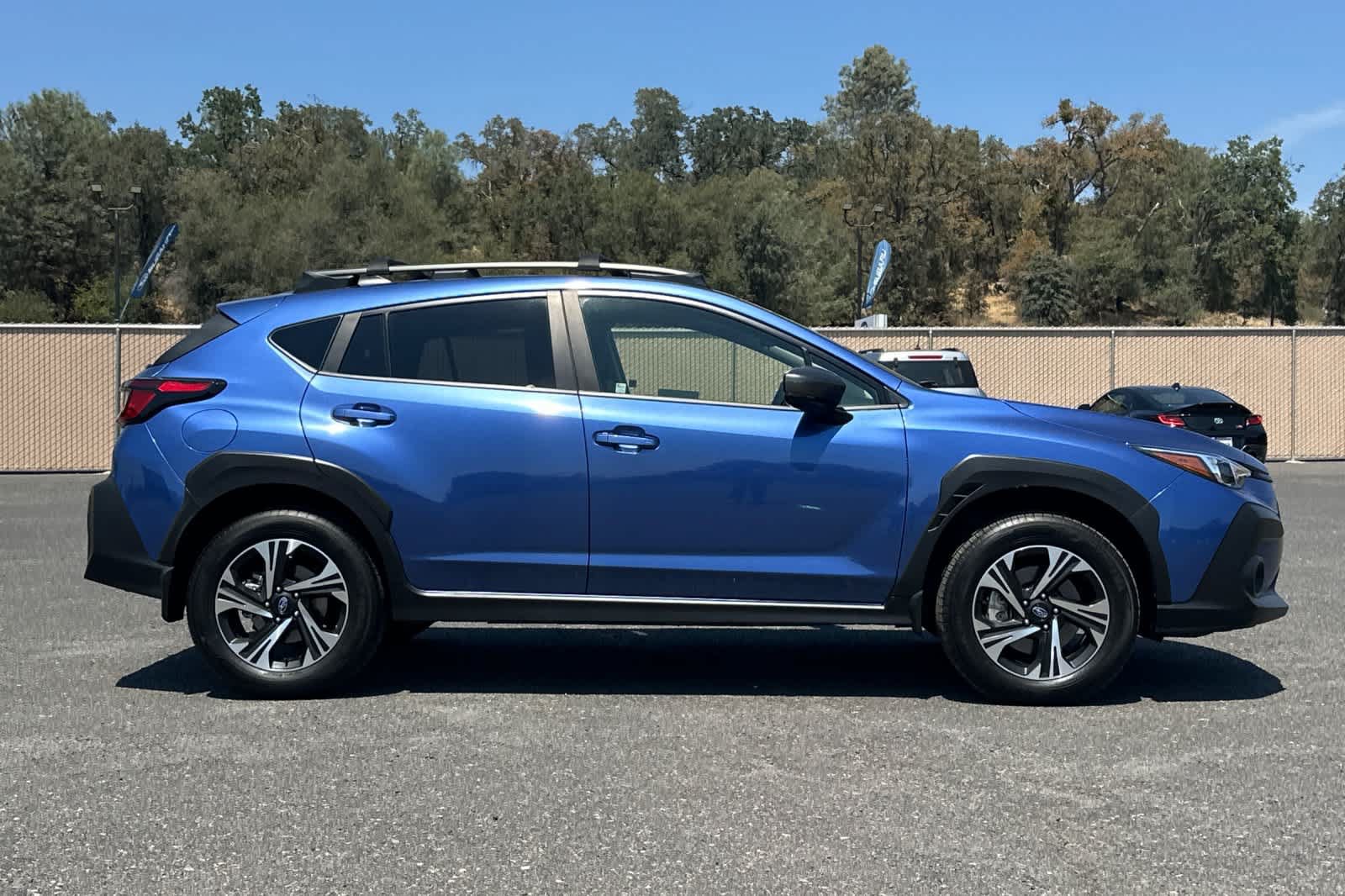 Used 2025 Subaru Crosstrek 2.5i Premium AWD/4WD image 2