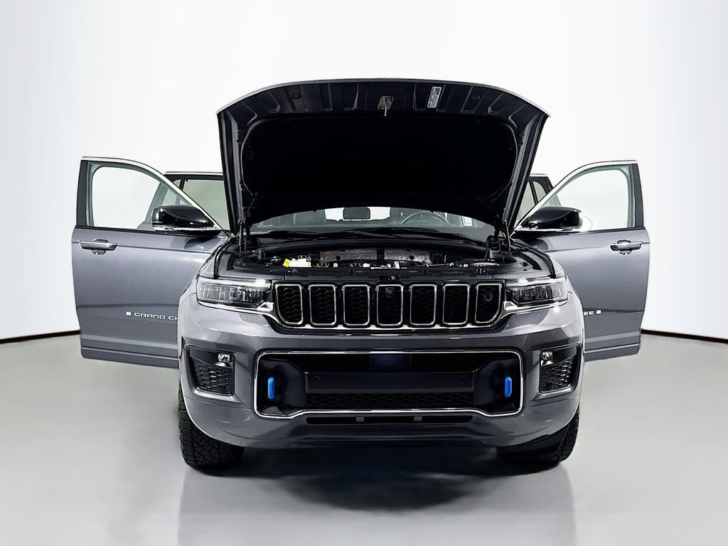 Used 2022 Jeep Grand Cherokee Overland w/ Advanced Protech Group III AWD/4WD image 27