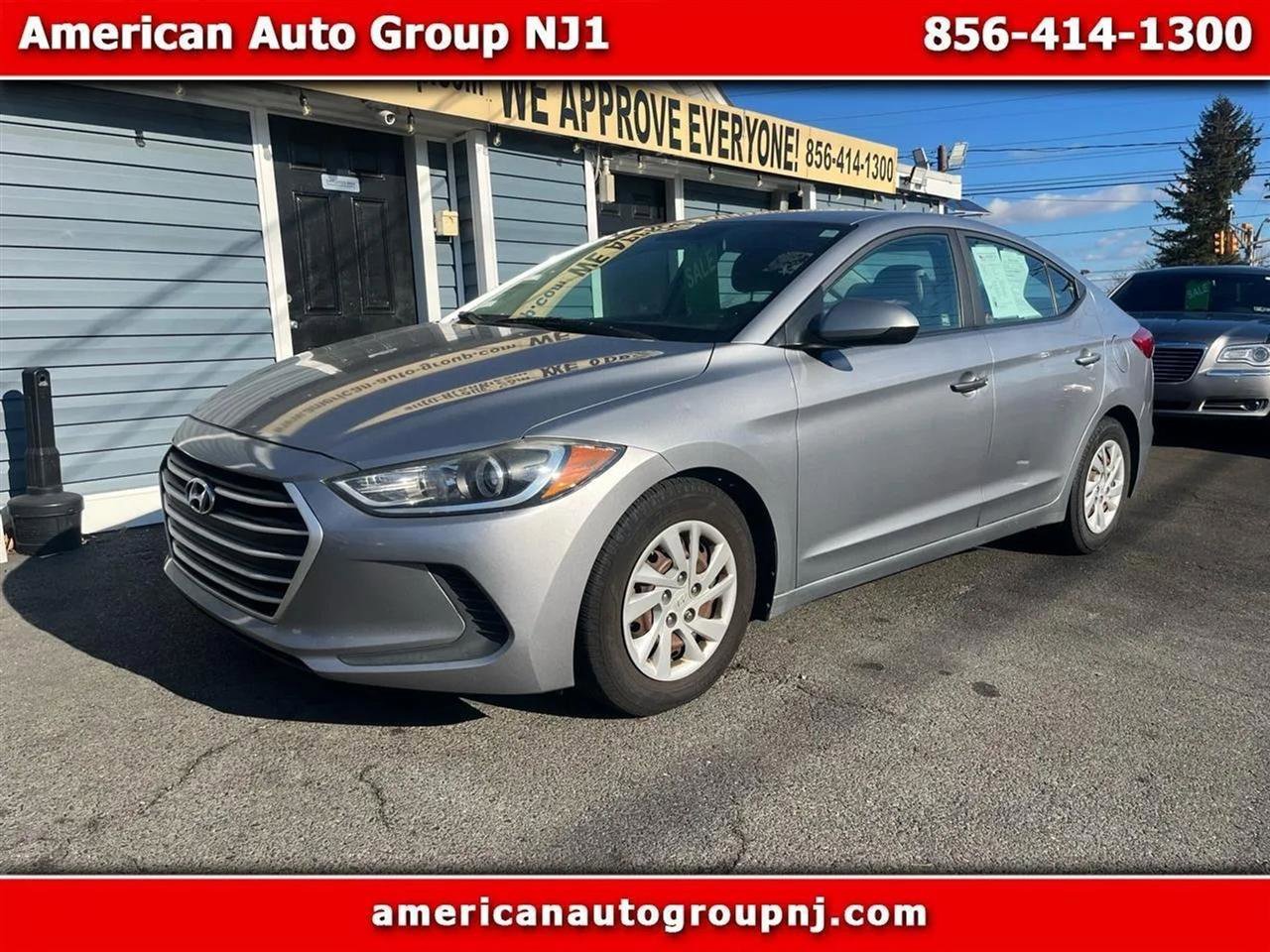 Used 2017 Hyundai Elantra SE image 1