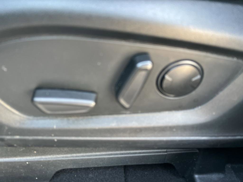 Used 2023 Ford Explorer XLT w/ Equipment Group 202A image 18