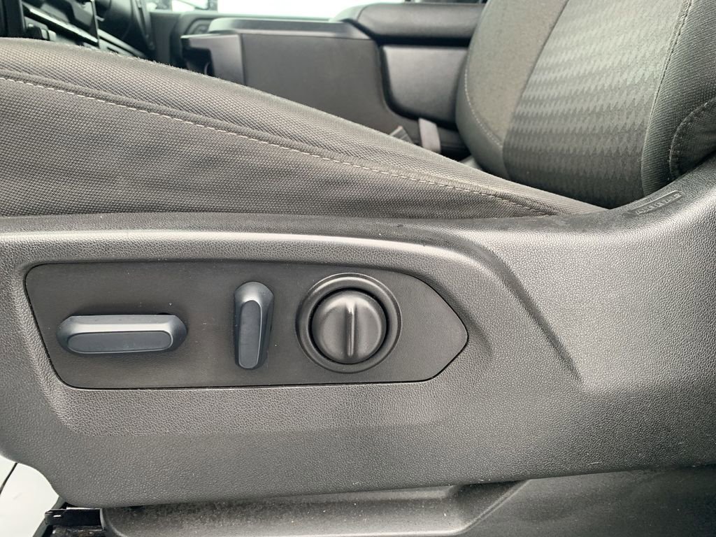 Used 2022 Chevrolet Silverado 2500 Custom w/ Custom Value Package image 14