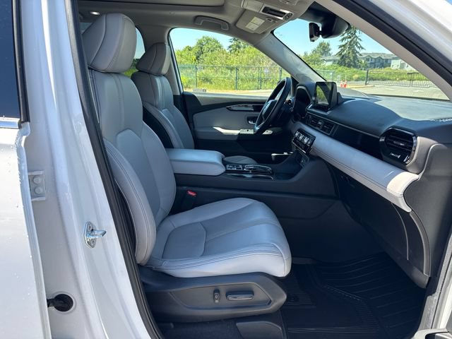 Used 2023 Honda Pilot Touring image 10