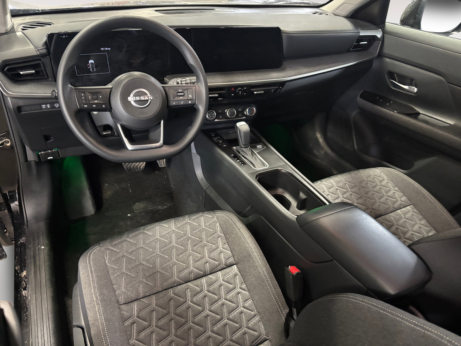 Used 2025 Nissan Kicks SV w/ Interior Electronics Package image 10