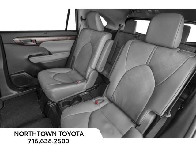 New 2026 Toyota Highlander Platinum image 14