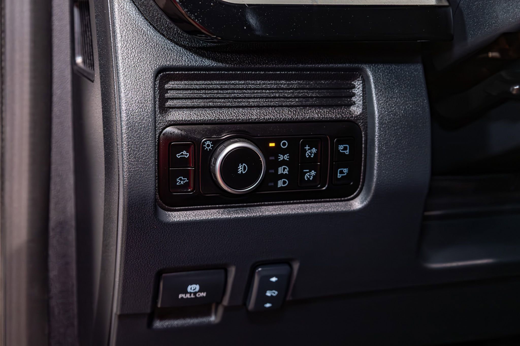 Used 2025 Ford F250 Lariat w/ Lariat Ultimate Package image 18