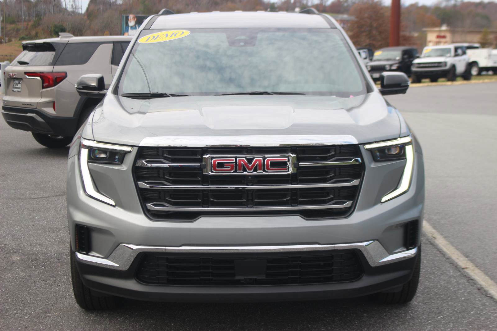 New 2025 GMC Acadia Elevation image 2