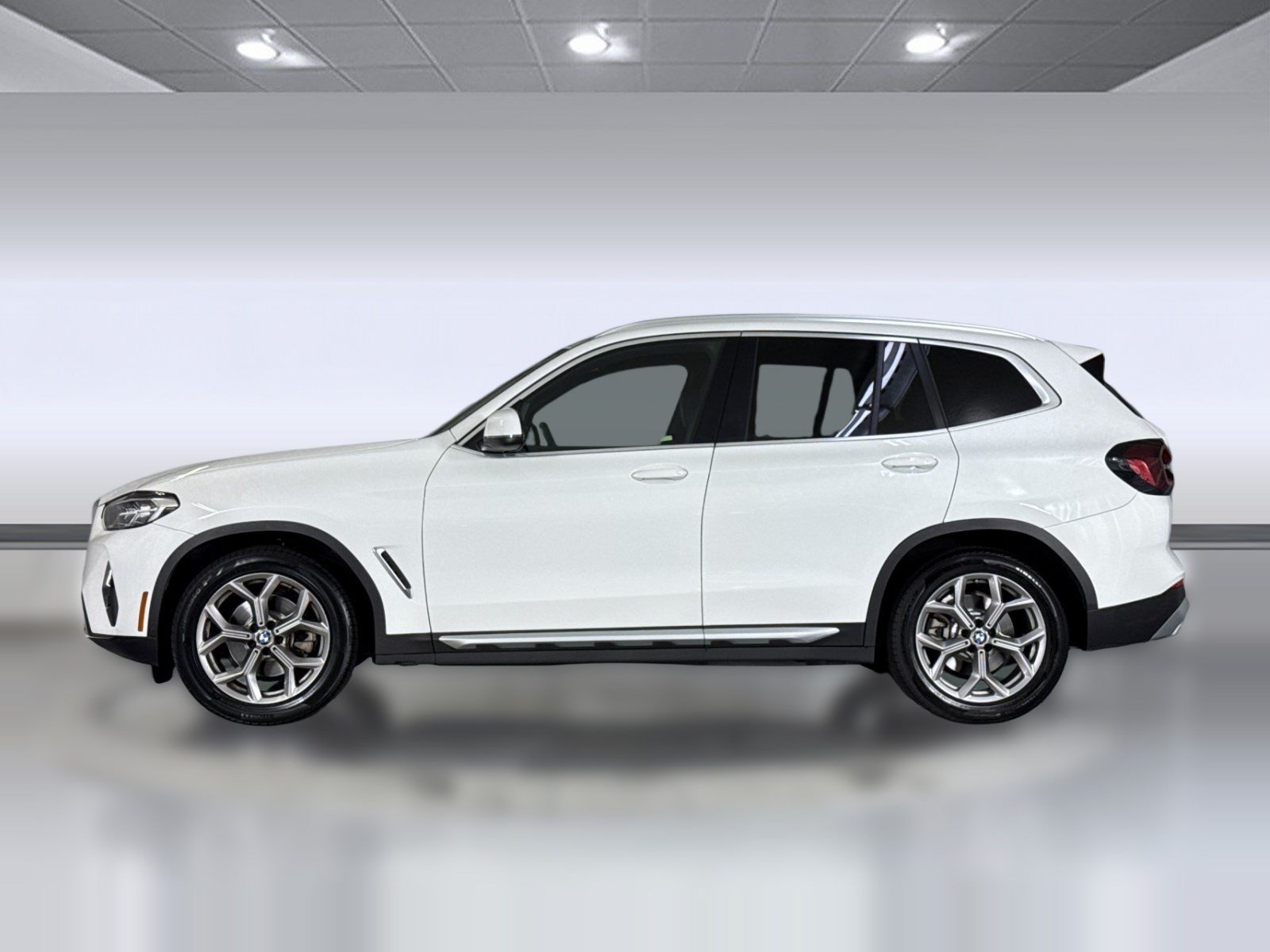 Used 2023 BMW X3 sDrive30i w/ Convenience Package RWD image 2