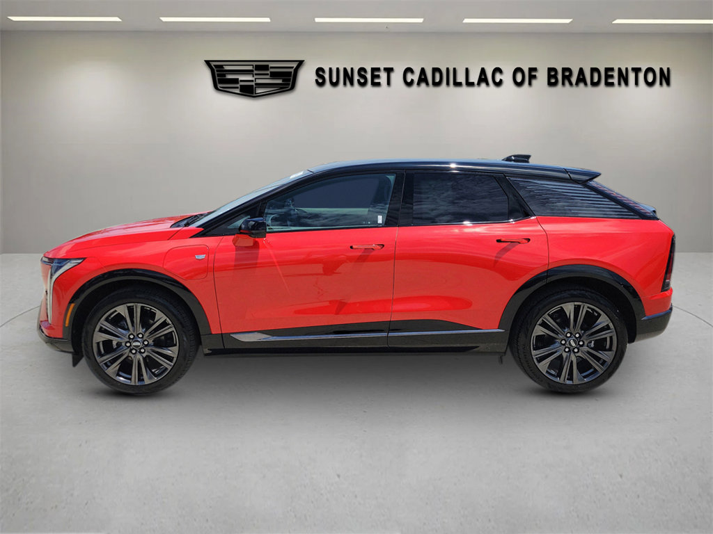 Certified 2025 Cadillac Optiq Sport 2 AWD/4WD image 7