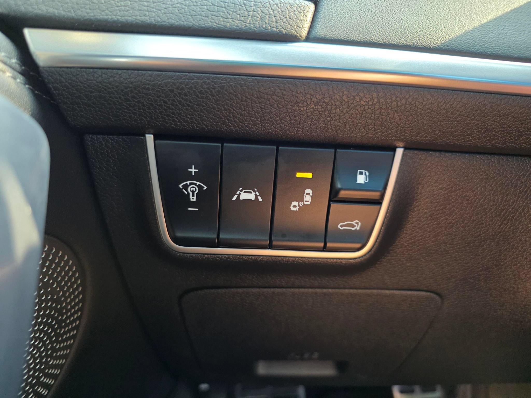 Used 2019 Kia Stinger GT2 AWD/4WD image 22