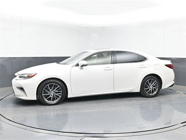 Used 2017 Lexus ES 350 w/ Luxury Package image 6