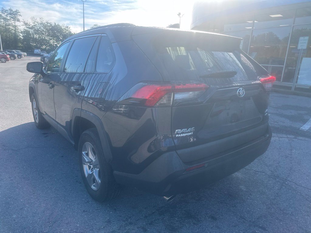 Used 2023 Toyota RAV4 XLE AWD/4WD image 7
