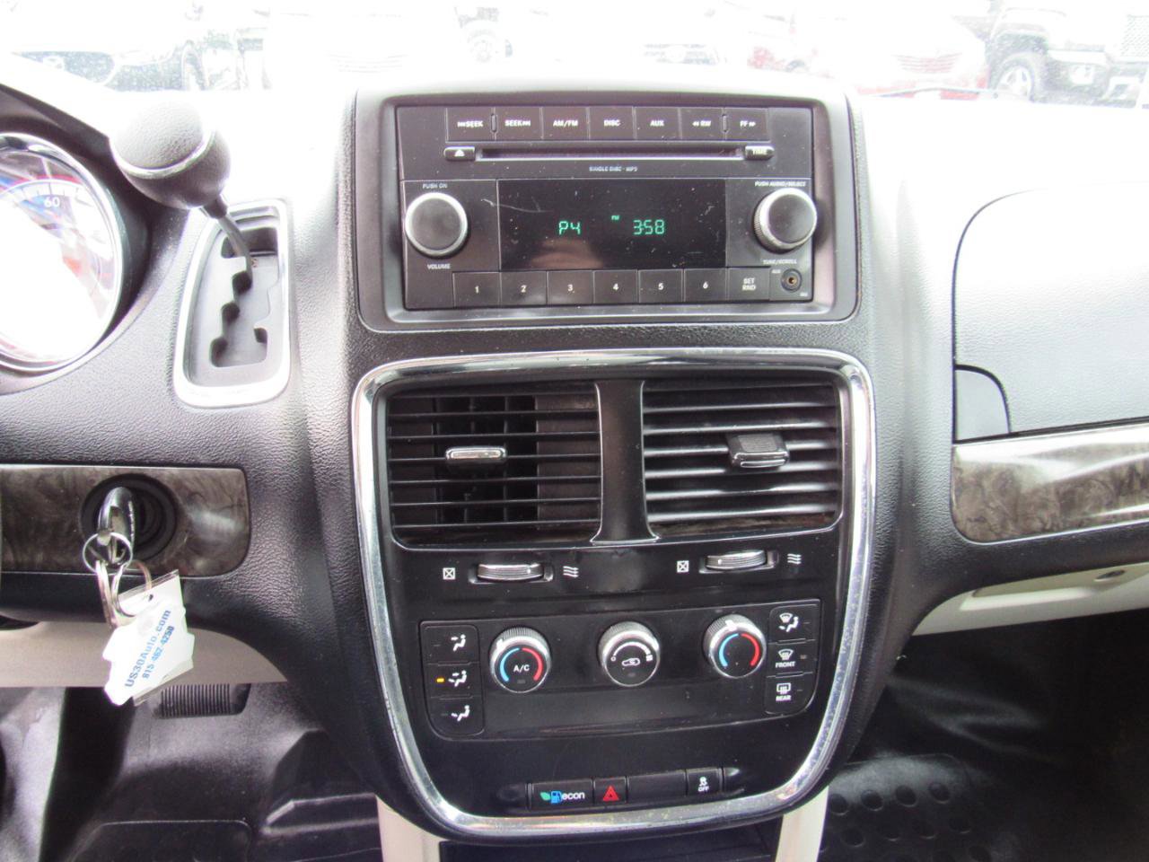 Used 2011 Dodge Grand Caravan image 16