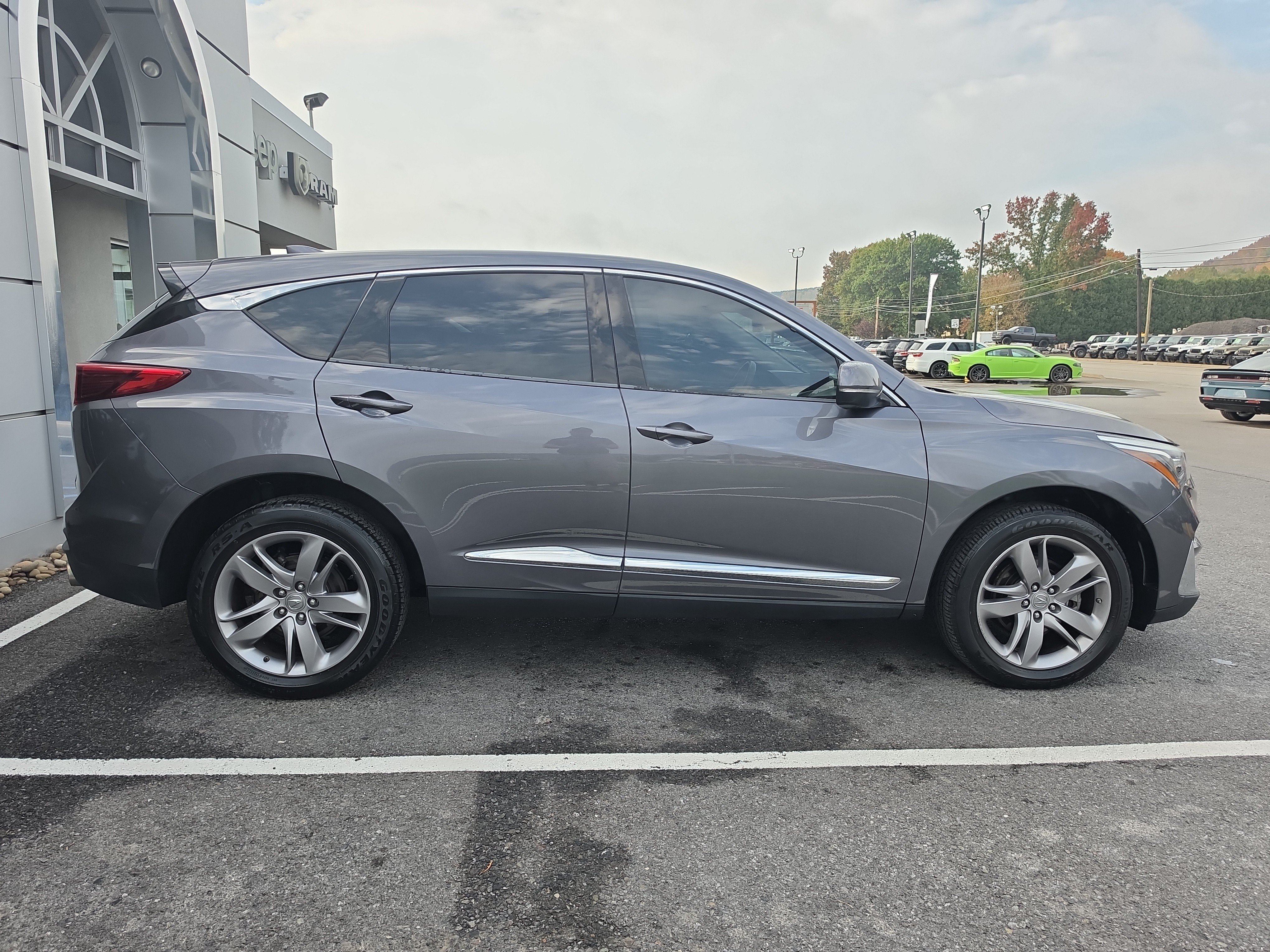 Used 2019 Acura RDX w/ Advance Package AWD/4WD image 2