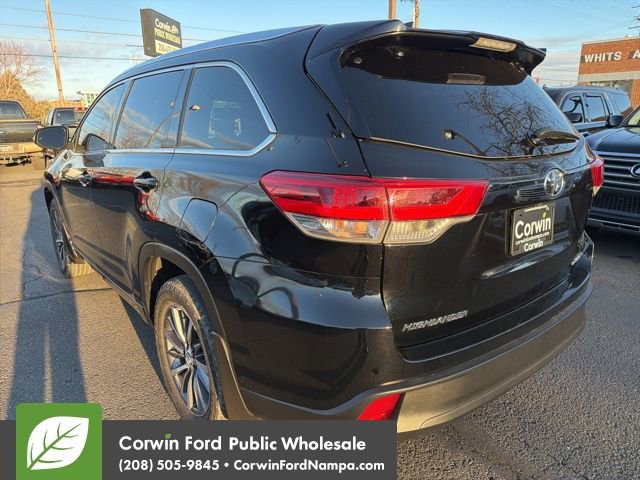 Used 2018 Toyota Highlander XLE w/ Carpet Mat Package (TMS) image 7
