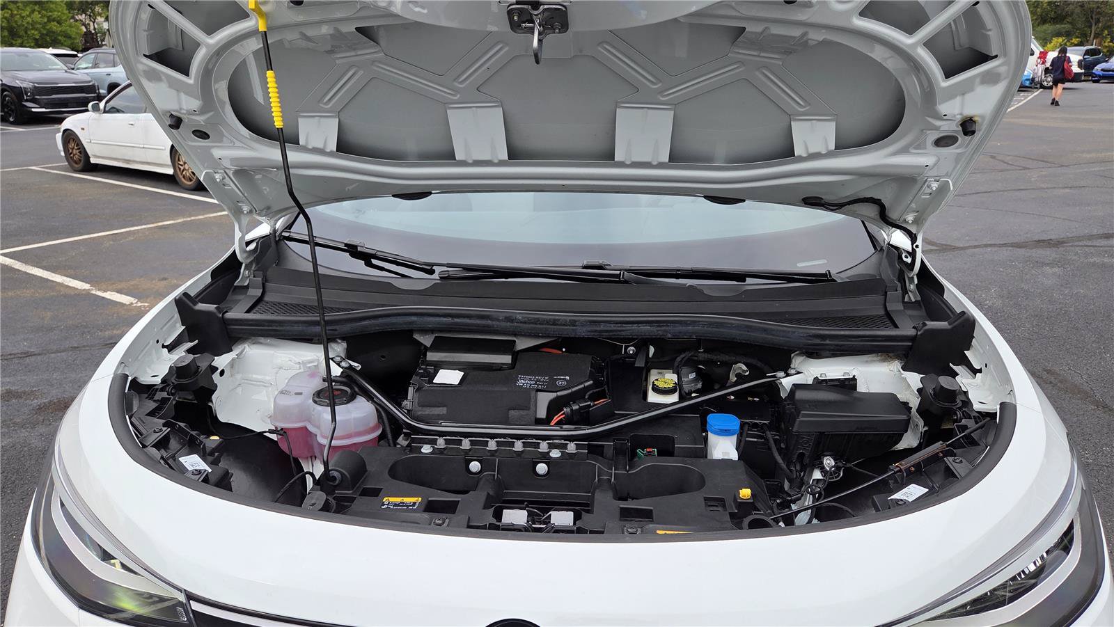 Certified 2023 Volkswagen ID.4 Pro AWD/4WD image 10