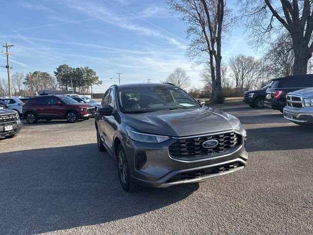 Used 2024 Ford Escape ST-Line w/ Tech Pack #1 image 9