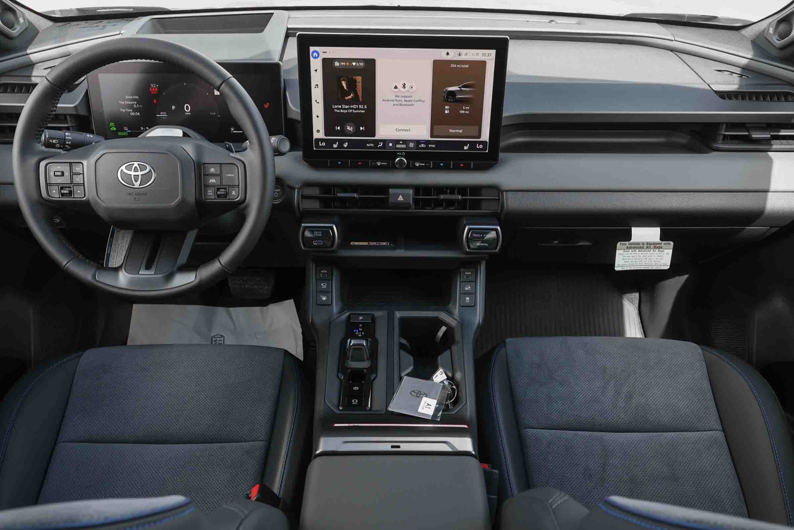 New 2026 Toyota RAV4 XSE w/ Panoramic Sun Roof Package AWD/4WD image 2