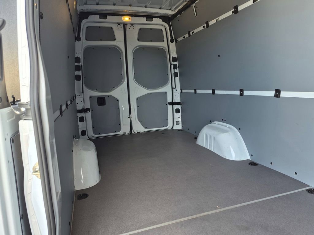 Used 2025 Mercedes-Benz Sprinter 2500 image 15