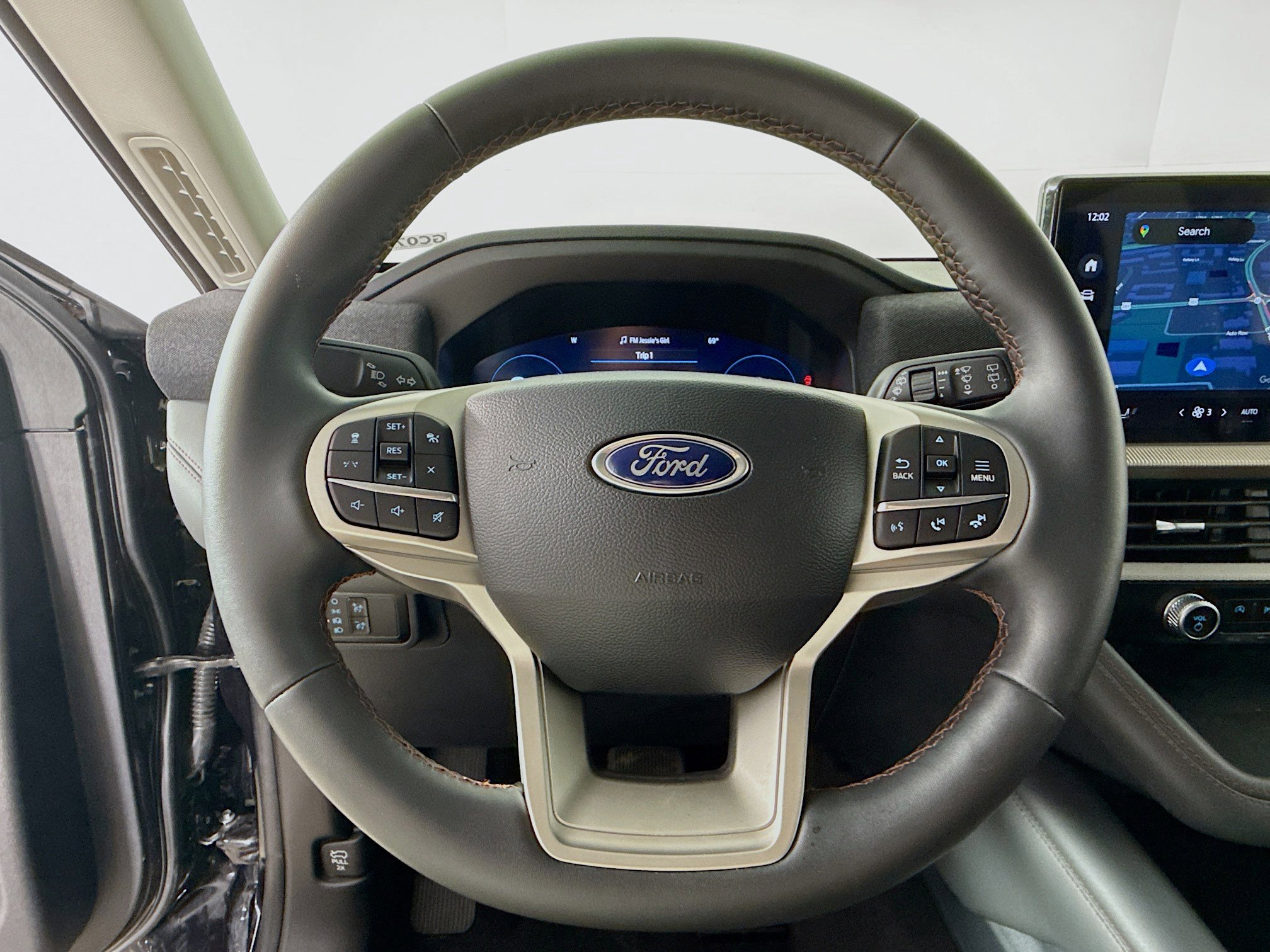 Used 2025 Ford Explorer Active image 11