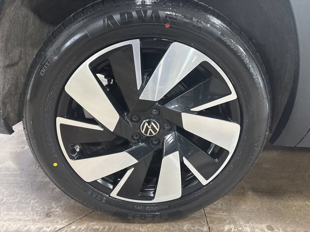 Used 2025 Volkswagen Atlas Cross Sport SE AWD/4WD image 14